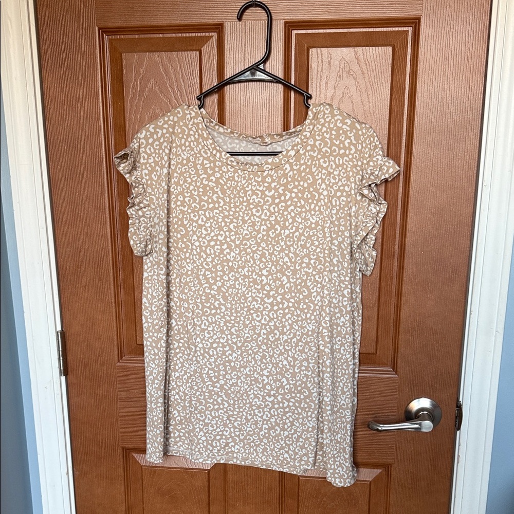 Flowy Neutral Cheetah Print Blouse